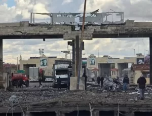 Suriye’de Muhalifler Halep ve İdlib’de Kontrolü Ele Geçirdi