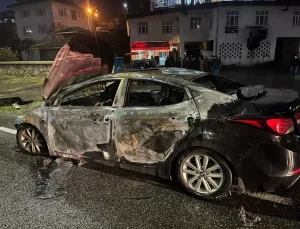 Sürücüyü silahla yaralayıp, otomobilini ateşe verdi