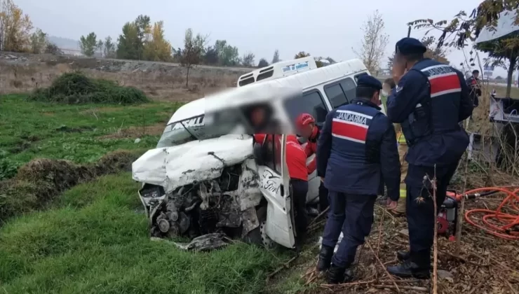 Susurluk’ta Zincirleme Kaza: Bir Kişi Sıkışarak Yaralandı