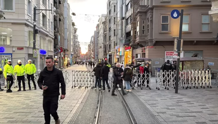 Taksim Meydanı, 25 Kasım Kadına Yönelik Şiddete Karşı Mücadele Günü’nde Kapatıldı
