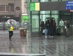 Taksim’de Sağanak Yağış