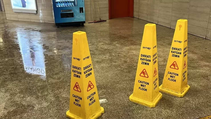 Taksim’de Su Borusu Patladı