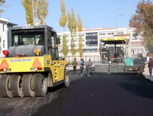Talas’ta Yeni Bir Eğitim Kurumu: Av. Mehmet Altun İlkokulu İçin Asfalt Çalışmaları Tamamlandı