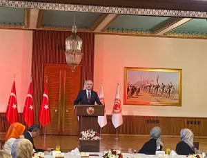 TBMM Başkanı Kurtulmuş: Türkiye’nin ihtiyacı olan bilgileri gençlerimize öğreteceğiz