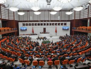 TBMM’de gündem yoğun: Çakarlı araç kullananlara 15 kat ceza