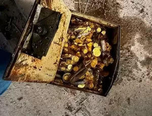 Tedilat esnasında bulduğu bir teneke altın, tesisatçının hayatını değiştirdi