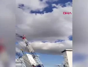 Tekkeköy’de Vinç Devrildi: İşçi Yaralandı