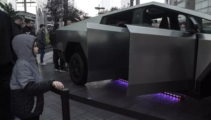 Tesla Cybertruck Ankara’da Sergileniyor