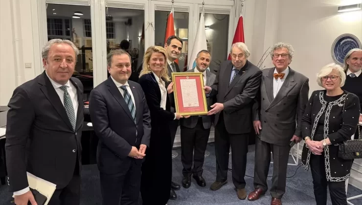 Testa Ailesine Tarihi Güven Mektubu Takdim edildi