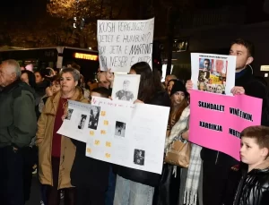 Tiran’da Akran Şiddeti Protestosu