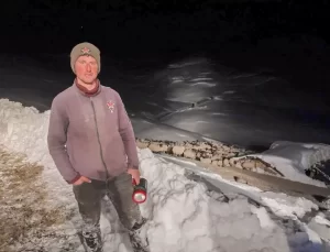 Trabzon’da Baba ve Oğul Yaylada Mahsur Kaldı