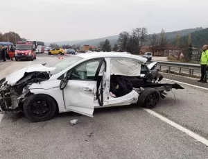 Trafik Kazasında Öğretmen ve Kızı Hayatını Kaybetti