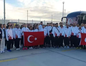 Türk Kick Boks Takımı Atatürk’ü Andı