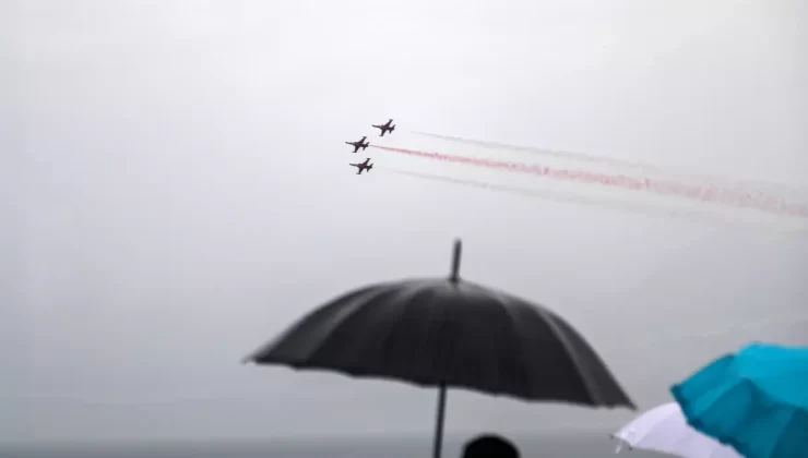 Türk Yıldızları’ndan Atatürk’e Anma Gösterisi