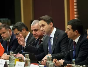 Türkiye’den 2035’e 100 Milyar Dolar Yenilenebilir Enerji Yatırımı