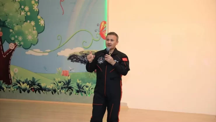 Türkiye’nin ilk astronotu Gezeravcı, Bitlis’te öğrencilerle buluştu