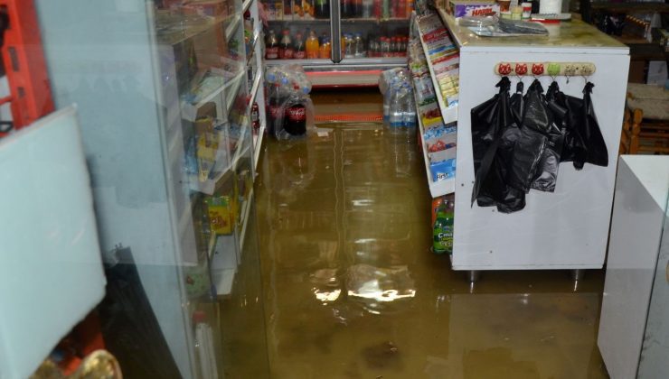 “Turuncu kod” Antalya’yı vurdu: 24 saatte 125,7 kilogram yağış