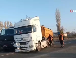 Tuzluca Çevre Yolunda Trafik Kazası: İki Araç Çarpıştı