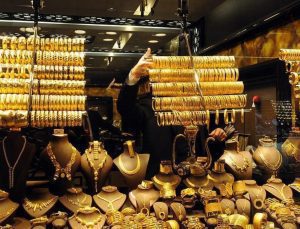 Üç farklı uzman, altının düşüş nedenlerini ve alım fırsatını değerlendirdi