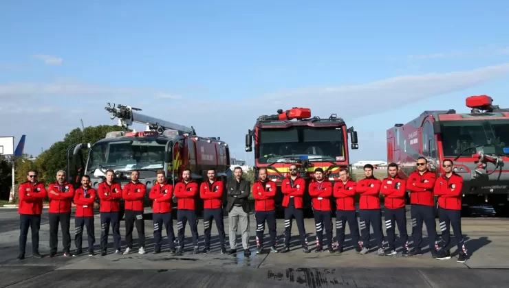 Uçaktaki yangını 2 dakikada söndüren ARFF ekibine teşekkür çiçeği