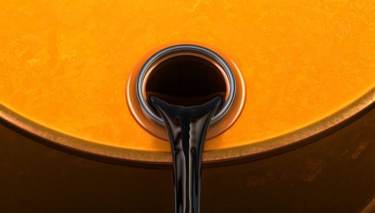 UEA, küresel petrol talebi tahminini yükseltti