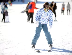 Uludağ’da kayak öğrenmenin saati 3 bin TL