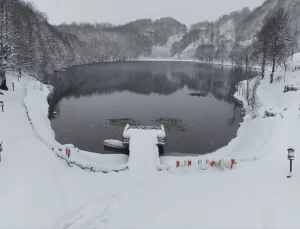 Ulugöl Tabiat Parkı Karla Kaplandı