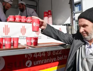 Ümraniye Belediyesi sıcak çorba ikramını sürdürüyor