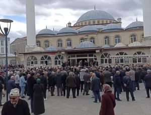 Umre Kafileleri Yolcu Edildi