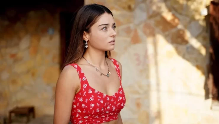 Ünlü oyuncunun başını örtüp poz verdiği fotoğraflar büyük beğeni topladı