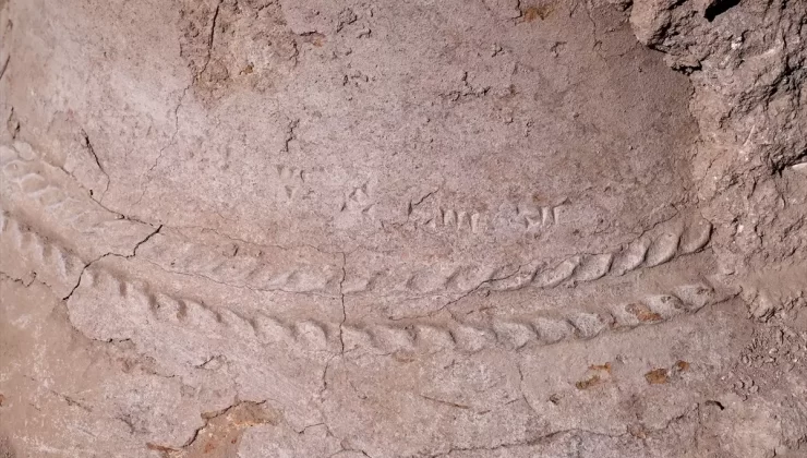 Urartu Dönemine Ait Pithoslar Bulundu