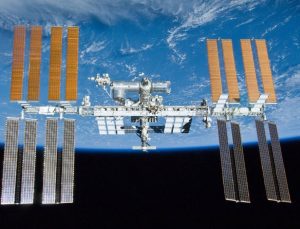 Uzay istasyonunda gizemli koku paniği: Astronotlar alarma geçti