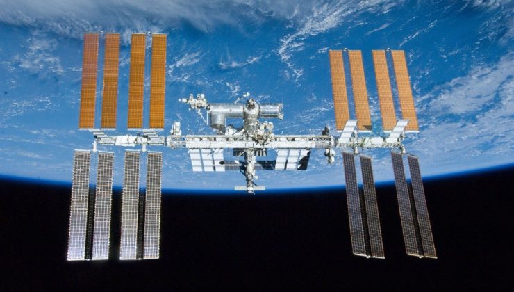 Uzay istasyonunda gizemli koku paniği: Astronotlar alarma geçti