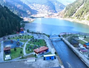 Uzungöl’de Kaçak Yapılar Yıkılıyor, Yeşil Alanlar Artırılıyor