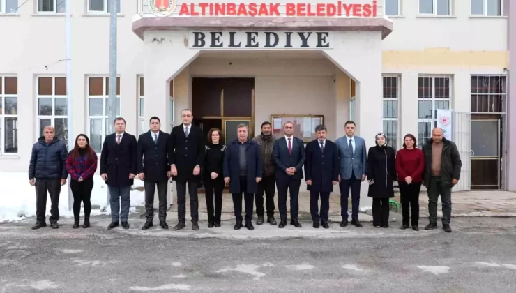 Vali Aydoğdu, Altınbaşak Belde Belediyesini Ziyaret Etti