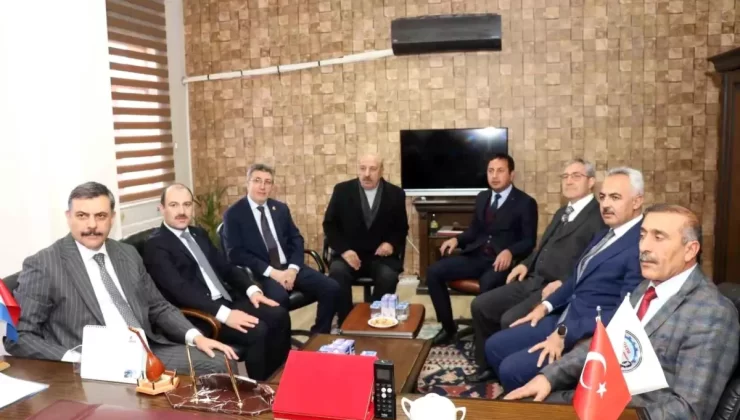 Vali Çiftçi, Oltu’da Vergi Rekortmenlerini Ödüllendirdi