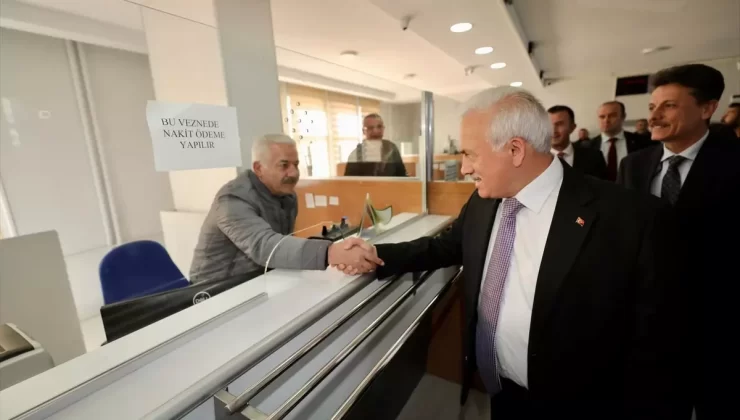 Vali Kumbuzoğlu Defterdarlığı Ziyaret Etti