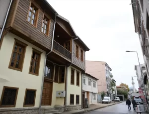 Vali Sezer, İlhan Koman Konağı Restorasyonunu İnceledi