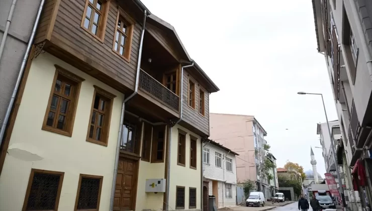 Vali Sezer, İlhan Koman Konağı Restorasyonunu İnceledi