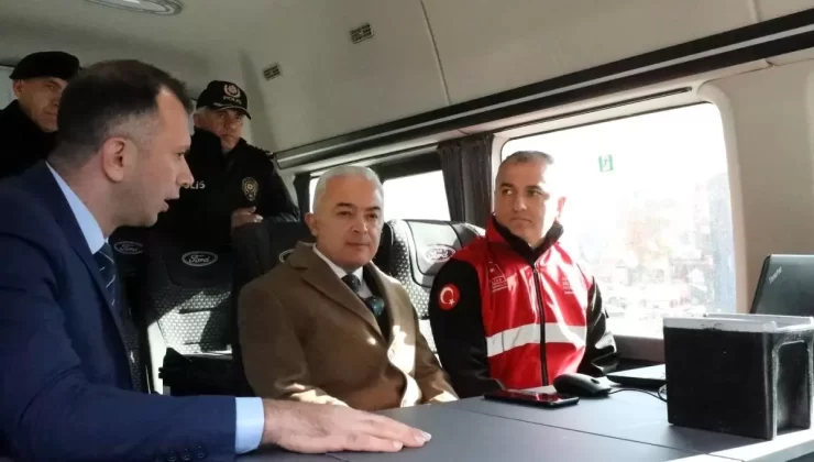 Vali Turan, Mobil Göç Noktası’nı İnceledi