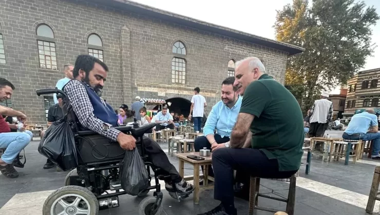 Vali Zorluoğlu, Halk Arasında Tek Başına