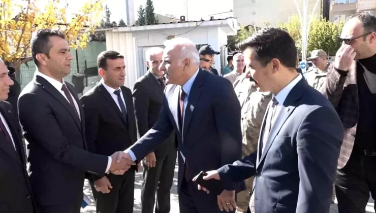 Vali Zorluoğlu Kulp’ta Esnafla Buluştu