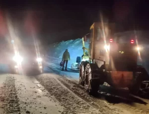 Van’da Kapanan Yol 6 Saatlik Çalışmayla Açıldı
