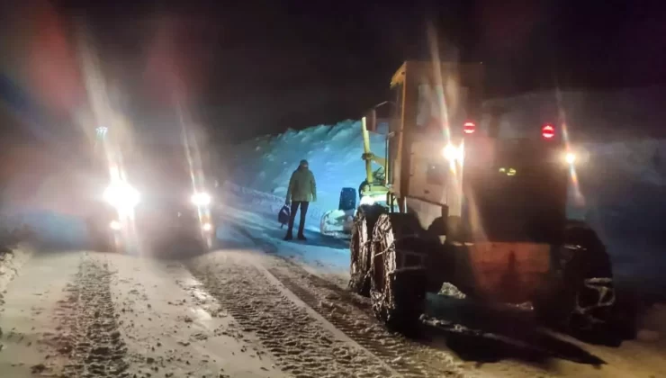 Van’da Kapanan Yol 6 Saatlik Çalışmayla Açıldı