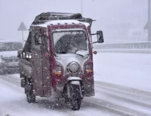 Van’da Kar Yağışı Sorun Yarattı