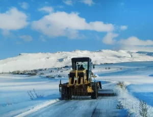 Van’da Kar Yağışının Ardından Kapalı Yollar Ulaşıma Açıldı