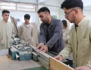 Van’daki bu meslek lisesi adeta fabrika gibi, yıllık ciroları 5 milyon lirayı buluyor