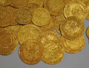 Viyana’da Tadilat Sırasında 30 Kilo Altın Para Bulundu