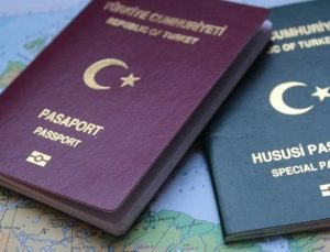 Vize alamayan öğrenciler İtalya’nın İstanbul Başkonsolosluğu önünde toplandı