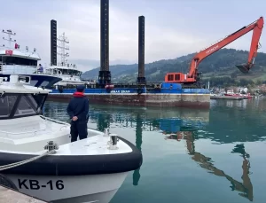 Yakakent’te Dip Temizliği Çalışması